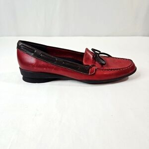 Munro American Womens Red Leather Loafers Size 7.5 N